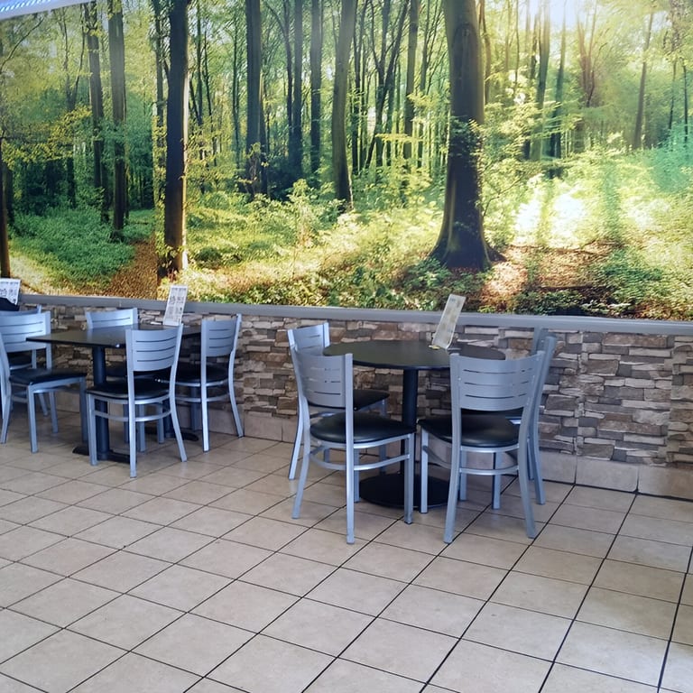 Family-Friendly Dining 🍽️